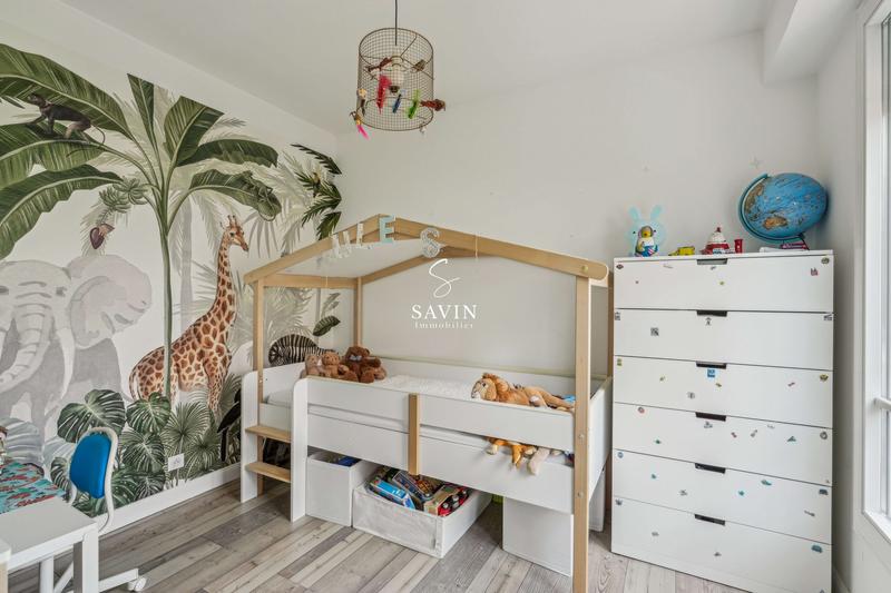 Maison - 247 m² - 8 pièces