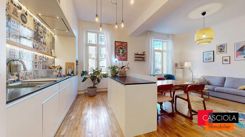 Appartement - 96 m² - 5 pièces