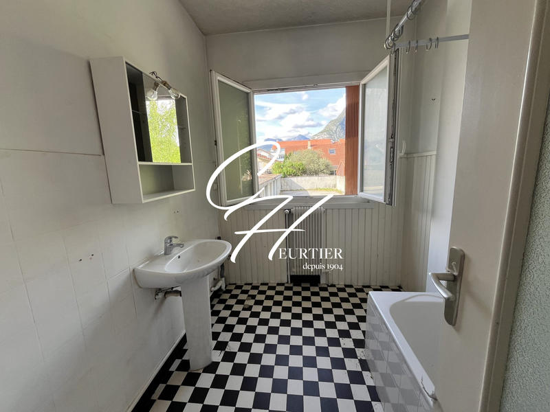 Appartement - 66 m² - 2 pièces