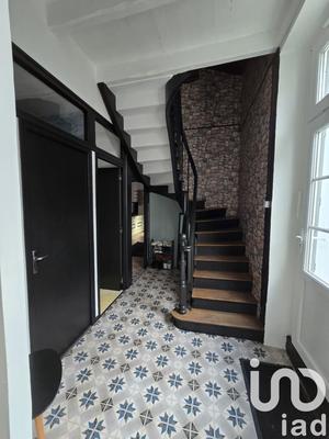 Maison - 242 m² - 9 pièces