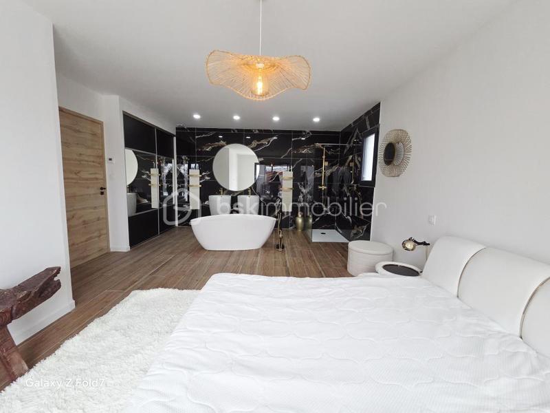 Maison - 166 m² - 5 pièces