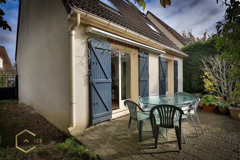 Maison - 90 m² - 5 pièces