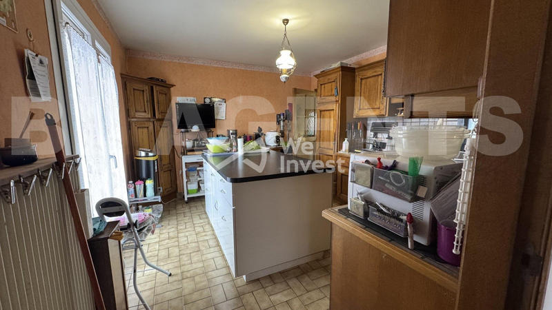 Maison - 213 m² - 8 pièces