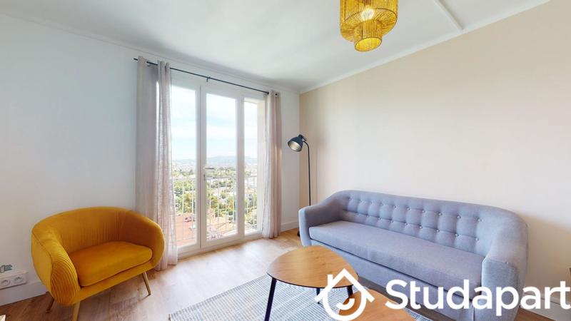 Chambre - 11 m² - 1 pièce