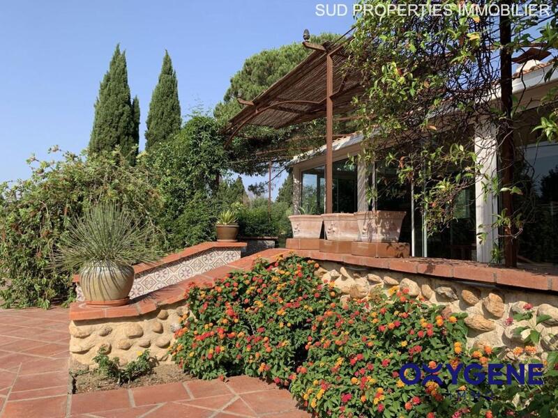 Mas - 214 m² - 8 pièces