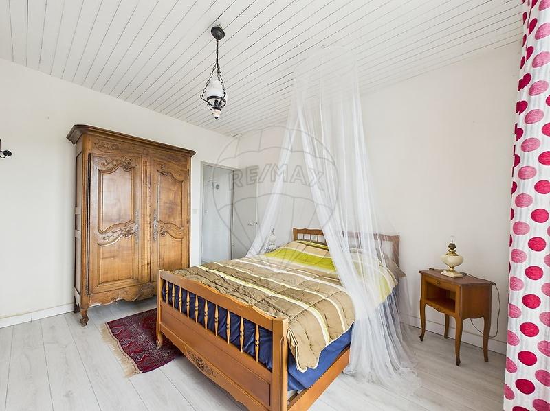 Maison - 271 m² - 10 pièces