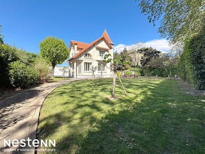 Maison - 184 m² - 7 pièces