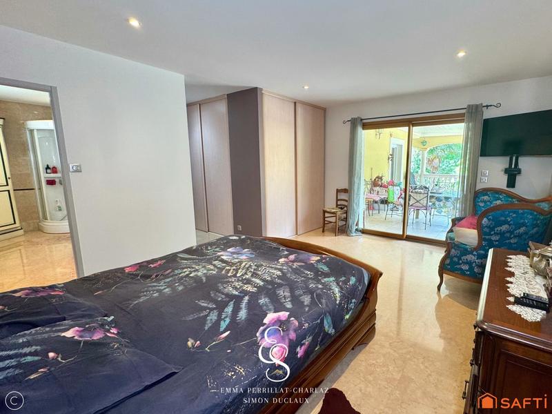 Villa - 200 m² - 7 pièces