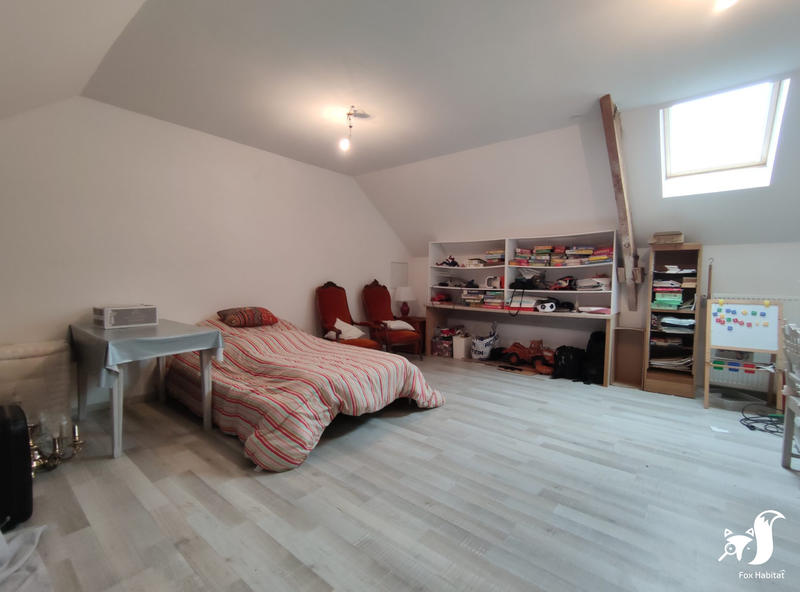 Maison - 212 m² - 9 pièces