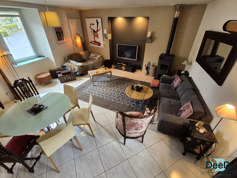 Maison traditionnelle - 221 m² - 7 pièces