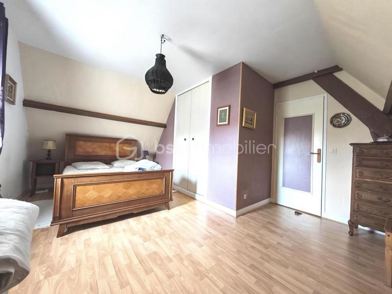 Maison traditionnelle - 187 m² - 7 pièces