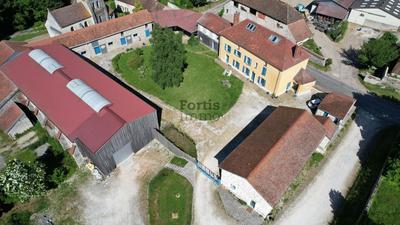 Corps de ferme - 407 m² - 11 pièces