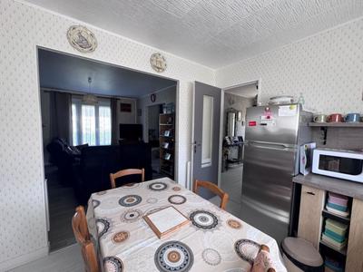 Maison - 93 m² - 4 pièces