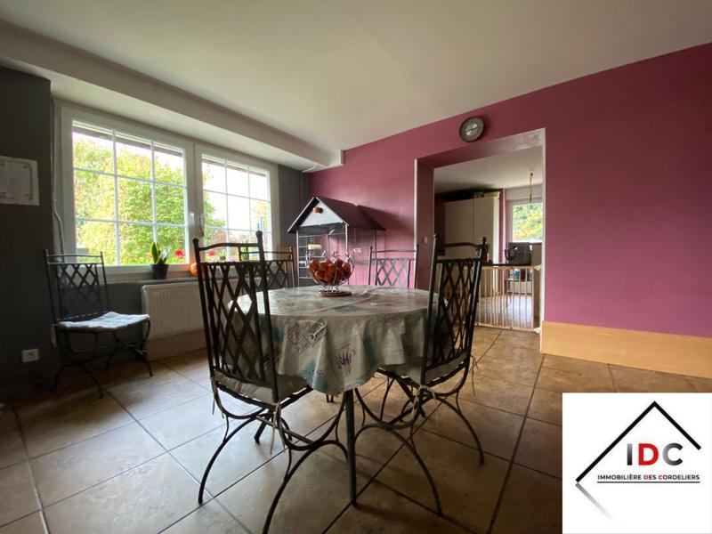 Maison - 265 m² - 7 pièces