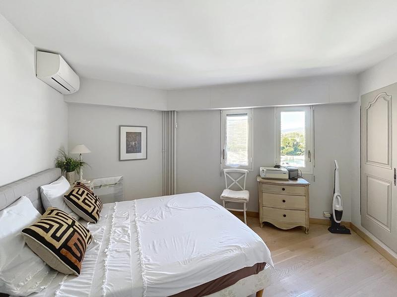 Appartement - 100 m² - 4 pièces