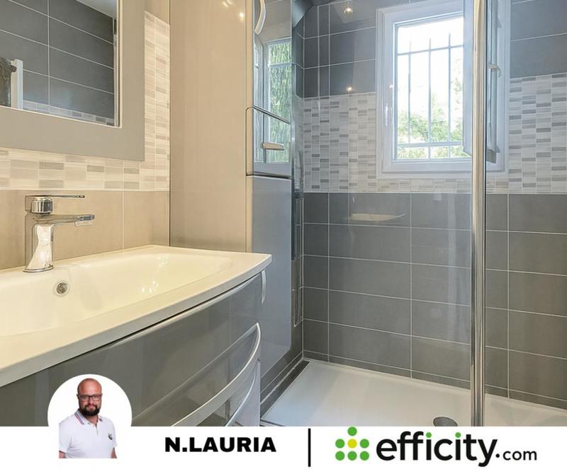 Maison - 180 m² - 8 pièces