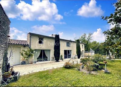 Demeure - 250 m² - 7 pièces