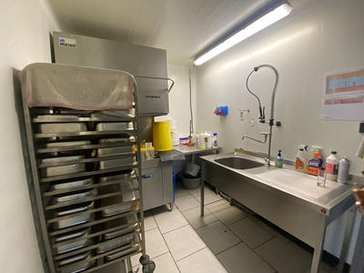 Local d'activité / Entrepôt - 140 m² - 5 pièces