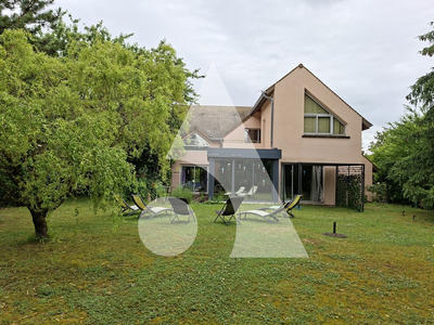 Maison - 182 m² - 7 pièces