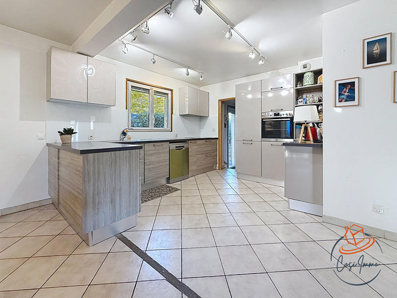 Maison - 180 m² - 6 pièces