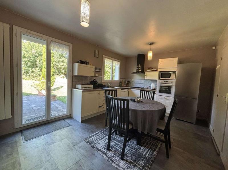 Maison - 210 m² - 7 pièces