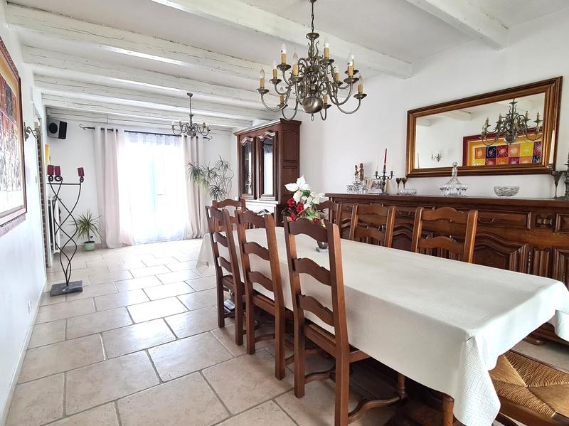 Maison - 140 m² - 5 pièces