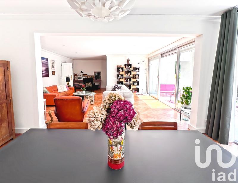 Appartement - 206 m² - 9 pièces