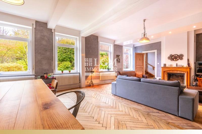 Villa - 256 m² - 5 pièces