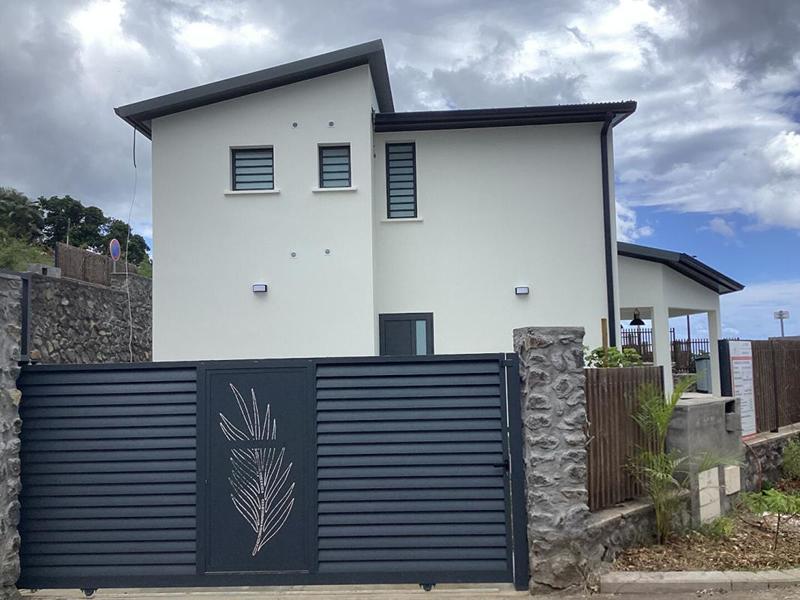 Maison - 104 m² - 4 pièces