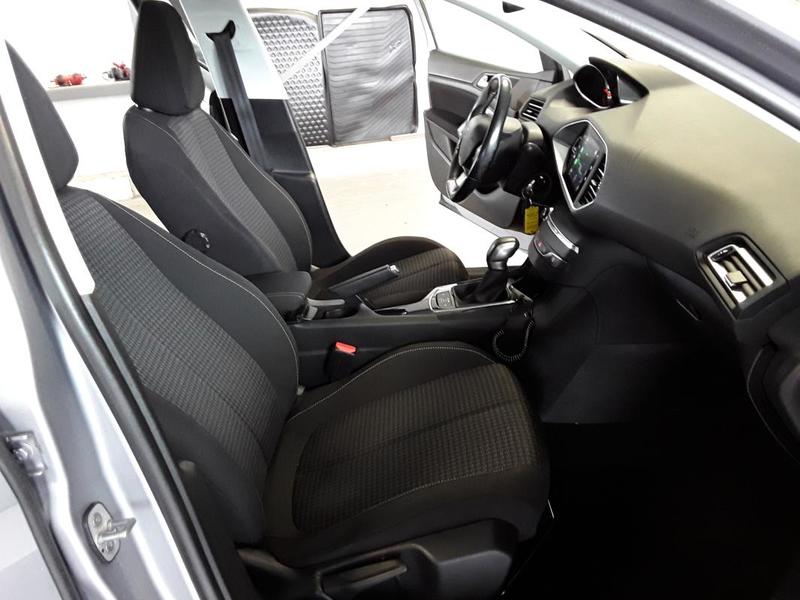 Peugeot 308 Sw 1.6 Bluehdi 120 Cv Active Business Eat6