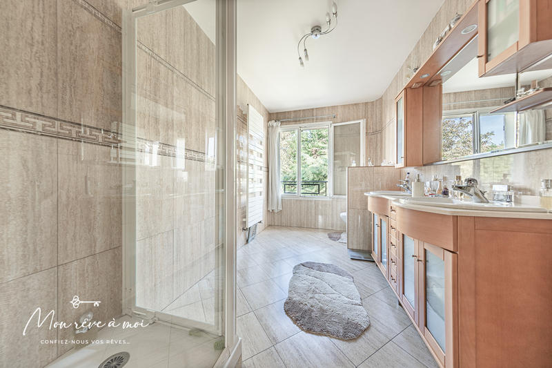 Maison - 170 m² - 6 pièces