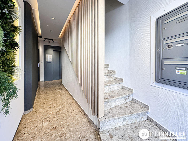 Local commercial - 137 m² - 6 pièces