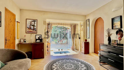 Mas - 300 m² - 10 pièces