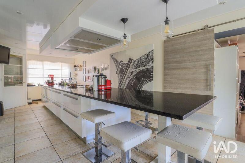 Maison - 180 m² - 5 pièces