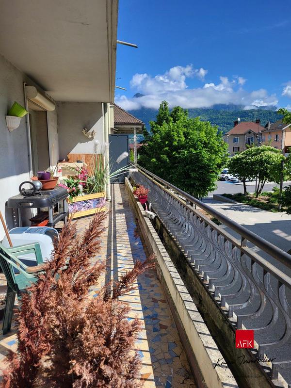 Appartement - 99 m² - 4 pièces