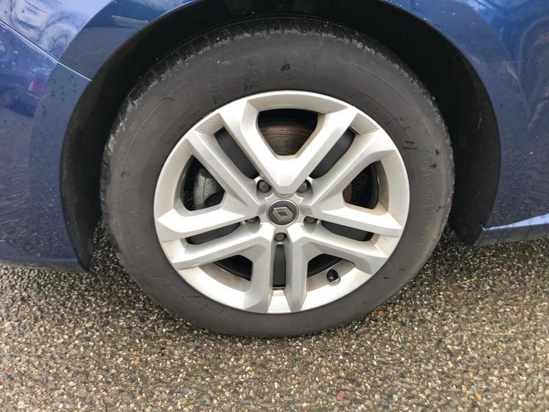 Renault Mégane IV Blue Dci 115 Business Edc