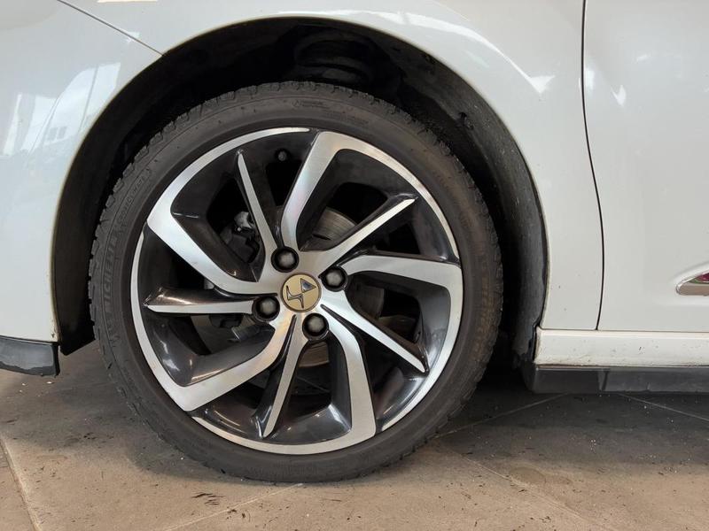 Ds Ds 3 1.2i PureTech 12v s&amp;S - 110 Berline So Chic Phase Garantie 12 Mois