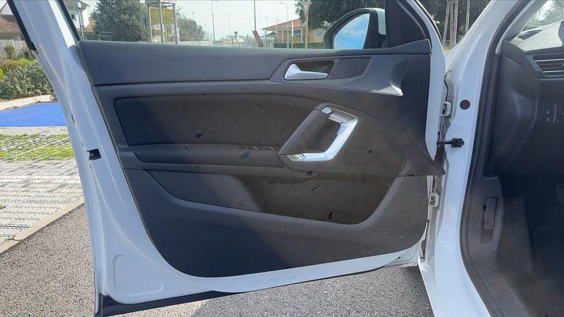 Peugeot 308 1.6 BlueHDi 120 Eat6 Style - Automatique