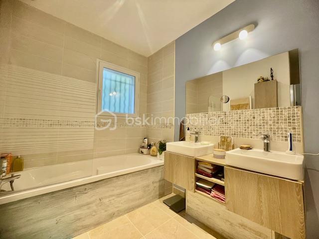 Villa - 150 m² - 6 pièces