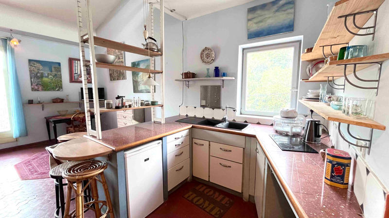 Maison - 240 m² - 9 pièces