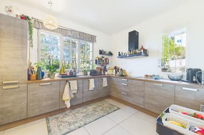 Maison - 250 m² - 10 pièces