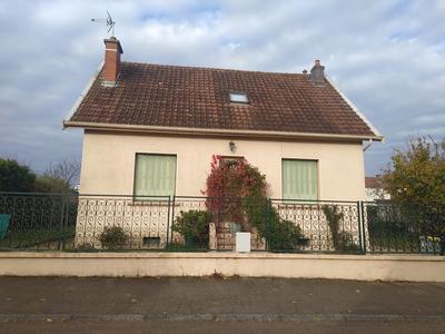 Maison traditionnelle - 90 m² - 5 pièces