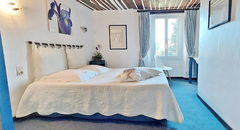 Maison - 480 m² - 16 pièces