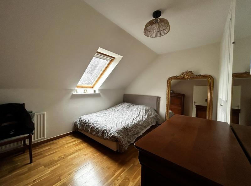 Maison - 199 m² - 9 pièces