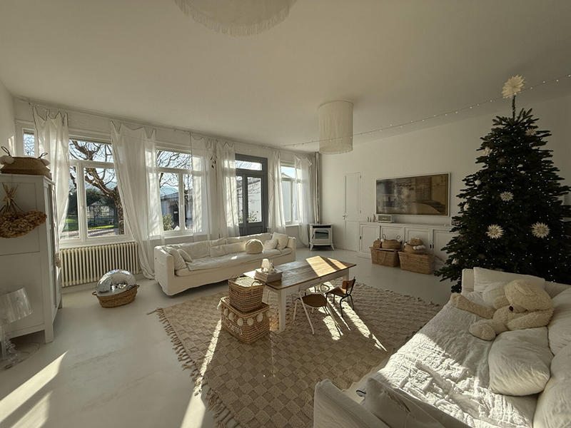 Maison - 292 m² - 10 pièces