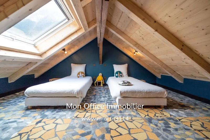 Châlet - 413 m² - 8 pièces