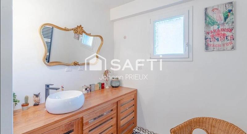 Maison - 225 m² - 7 pièces