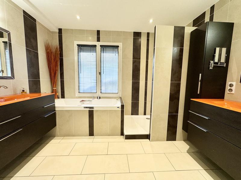 Maison - 148 m² - 5 pièces