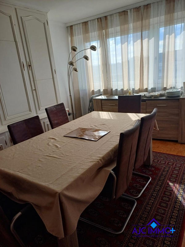 Appartement - 96 m² - 4 pièces