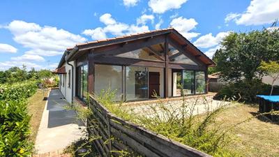 Maison - 102 m² - 4 pièces